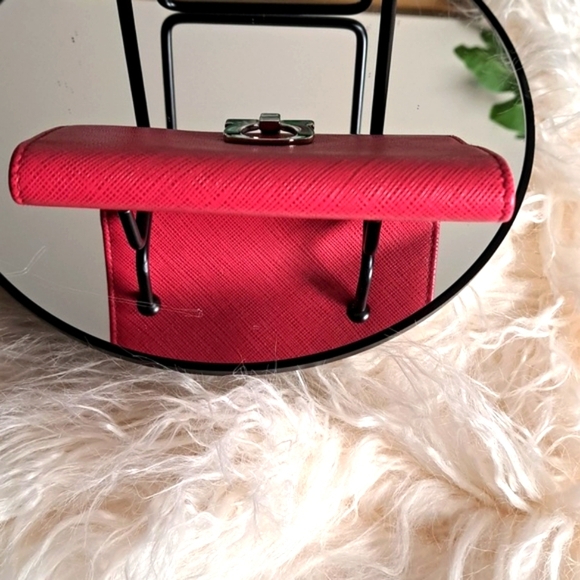 Salvatore Ferragamo Gancini Leather Trifold Wallet - Picture 12 of 12